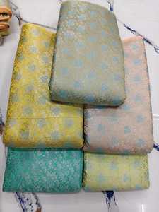 Tela de Seda Brocada en Tonos Pastel con Diseño Floral Dorado, Tejido Jacquard, Muy Ligera, 100GSM, para Saris, Vestidos y Ropa Étnica - Product Image 4