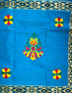 Tissu en denim tissé à motif floral africain bleu pour robe, costume et tenue de soirée pour femme - Product Image 6