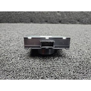 ECU และโมดูลคอมพิวเตอร์มือสองสำหรับรถยนต์ซีรีส์ 3 รุ่น 9251984 - Product Image 3