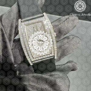 Charm Jewells Montre de luxe pour femme en acier inoxydable, boîtier tonneau de 38 mm, lunette sertie de diamants, quartz analogique, fermoir pliant - Product Image 3