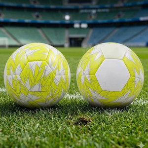 Ballon de football de qualité supérieure, léger, confortable, surface imperméable, construction robuste des panneaux, design personnalisable, logo disponible, OEM disponible - Product Image 4