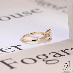 แหวนหมั้นเพชรโมอิสซาไนต์ทรงรีทอง 14K สำหรับผู้หญิง - Product Image 4