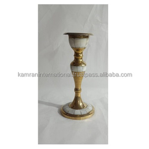 Bougeoir de créateur de style religieux en laiton poli ensemble maison et mariage décoratif trois pièces modèle artisanat en métal - Product Image 6