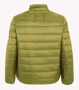 Veste matelassée en gros pour l'hiver, avec tissu doux, rembourrage chaud, construction légère et design contemporain - Product Image 2