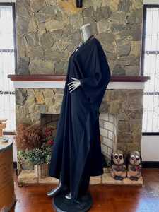 ชุดเดรสคาฟทันผ้าเรยอนย้อมสีดำด้วยมือ ทรงวีเนค ไซส์พลัส ทรงหลวม สวมใส่สบายสำหรับผู้หญิง - Product Image 2