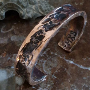 Pulsera Resistente de Cobre Negro Meteoro, Forjada a Mano, Personalizada, Única, Sólida, Impuestos de EE. UU. pagados - Product Image 1