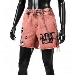 Shorts de mujer con lavado ácido, premium, 280 GSM, algodón, felpa, color crema, negro, verde oliva, estampado con pincel, logotipo personalizado con serigrafía. - Product Image 4