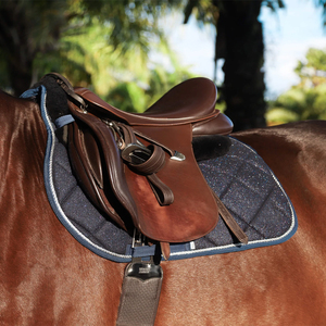 2026 Tapis de selle pour cheval de qualité supérieure, personnalisé, matelassé carré, confortable, pour selle anglaise, tout usage, pour le saut d'obstacles - Product Image 5