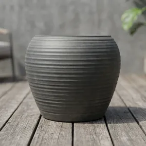 Pot en argile noire rustique, poterie en terre cuite, récipient décoratif fait main pour la décoration de la maison, du salon, de la cuisine, style farmhouse bohème - Product Image 4