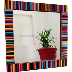 Espejo Decorativo de Pared Hecho a Mano, Moderno y Ecológico, con Diseño de Crayones, Espejo Cuadrado de Lujo Personalizado de 18x18 Pulgadas para Decoración del Hogar - Product Image 2