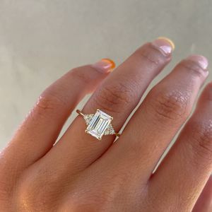 Bague de fiançailles et de mariage en or jaune 14 carats avec diamant de laboratoire taille émeraude 2 carats, certifié IGI, bijou de luxe pour cadeau de fête - Product Image 6