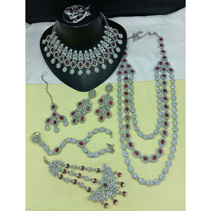 Ensemble de bijoux fins Jewelemarket 10575538DBL avec pierres autrichiennes et perles pour tenue de mariée - Product Image 2