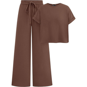 Ensemble décontracté 2 pièces pour femme avec hauts à manches courtes en maille et shorts en polyester respirant - Product Image 2