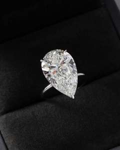 Anillo de Compromiso Clásico de Seis Puntas con Diamantes para Mujer, Plata de Ley 925, Corte Pera de 11x16 mm, Anillo de Boda con Moissanita VVS - Product Image 3