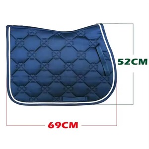 Tapis de selle pour cheval de qualité supérieure en coton et polyester avec sangle de maintien absorbant les chocs pour le dressage, le saut d'obstacles et l'équitation - Product Image 2