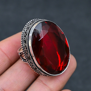Anillo de Granate Rojo Facetado, Hermoso y Popular, Hecho a Mano, Chapado en Plata de Ley 925, Ovalado, de Lujo, Calidad Premium, Estilo Vintage - Product Image 2