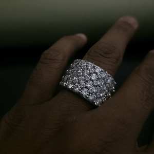 Bague Hip-Hop de Luxe Personnalisée avec Diamants DOPE JEWELLS, en Acier Inoxydable Plaqué Or 18K, Sertie de Moissanite et Pavée de Pierres - Product Image 5