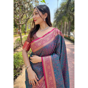 ผ้าซิลค์แคชเมียร์สีน้ำเงินอ่อน ทอแบบซารี แต่งลายปักดิ้นทอง  ชุดอินเดียและปากีสถาน - Product Image 3