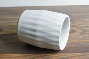 Porte-ustensiles en céramique contemporain, finition texturée ondulée, grès cuit à haute température, organisateur de cuisine durable et élégant - Product Image 3