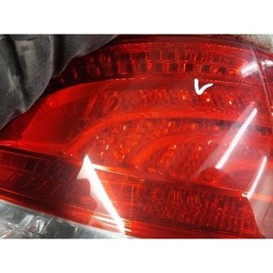 Feu arrière droit d'occasion Equus 2009-2013, pièce d'origine OEM 924023N010 - Product Image 6