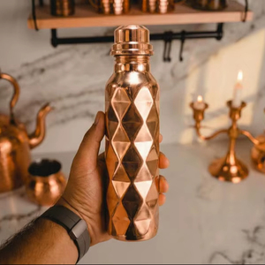 Bouteille d'eau 100% cuivre pur |   Vase ayurvédique martelé à la main |   Bouteille de voyage écologique anti-fuite, options carafe et verre - Product Image 1
