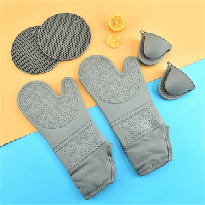 Lot de 6 gants de cuisine et protège-plats en silicone antidérapants résistants à la chaleur pour la cuisson, la pâtisserie et la grillade - Product Image 1