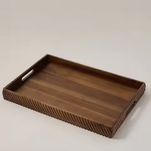 Plateau de service rectangulaire en bois de style moyen-oriental, design minimaliste, fait main, pour servir des plats et des assiettes - Product Image 4