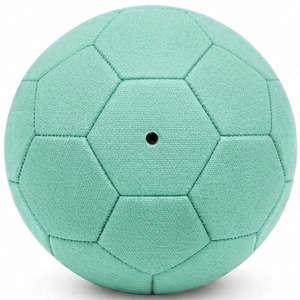 Ballon de football pour enfants, idéal pour l'entraînement des jeunes, la pratique en extérieur, ballon de sport durable personnalisé pour l'école et les équipes. - Product Image 5