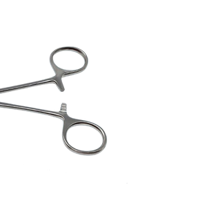 Pince à serviettes manuelle de qualité supérieure Backhaus en acier inoxydable allemand certifiée CE, réutilisable pour instruments chirurgicaux de base - Product Image 5