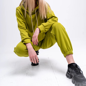 Ensemble 2 pièces en coton 100% avec capuche et cordon de serrage, haut court et pantalon de jogging pour adultes - Service OEM, vêtements décontractés unisexes pour l'hiver - Product Image 5