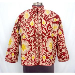 Chaqueta Cotrise con hermoso bordado floral para mujer, estilo vintage, transpirable, con logo en la espalda, mangas largas, cuello redondo, para invierno/otoño - Product Image 1