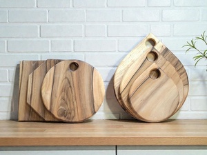 เขียงไม้วอลนัททรงสี่เหลี่ยมจาก Artizon Studio ผลิตด้วยมือ ใช้ซ้ำได้ เป็นมิตรต่อสิ่งแวดล้อม ปลอดภัยสำหรับเครื่องล้างจาน - Product Image 2
