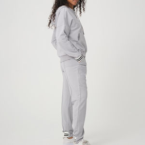 Vêtements de sport décontractés pour femmes de haute qualité, ensemble deux pièces, sweat-shirt et pantalon évasé, vêtements d'hiver, dernières tendances en matière de vêtements de sport pour femmes - Product Image 4