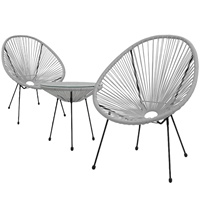 3-teiliges Bistro-Set aus PE-Rattan mit Stapelstühlen und Tisch aus gehärtetem Glas für Hotel, Café, Terrasse im Freien