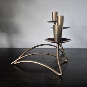 Candelabro de Hierro Forjado con Acabado Recubierto, Ideal para Fotografía, Decoración del Hogar, Iluminación de Dormitorios - Product Image 2