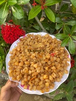 Lichtgeelbruine hele gedroogde longan, zoet van smaak, zonder suiker, tropisch fruit snack voor een gezonde soep, afkomstig uit Vietnam.