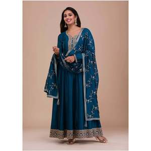 Robe de soirée élégante de créateur avec dupatta brodé - Product Image 3
