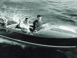 Riva Scoiattolo 14 pieds, bateau à moteur classique en bois, construit sur mesure, bateau italien, sport et loisirs - Product Image 5