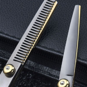 Ensemble professionnel de ciseaux de coiffure et de ciseaux à effiler en acier inoxydable pour droitiers, pour usage en salon, par ANAAIF ENTERPRISES - Product Image 2