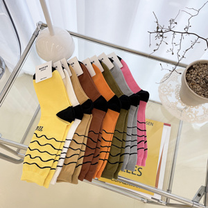 Calzini WAVE da donna in misto cotone traspirante per uso quotidiano, stile regolare, con stampa di lettere, calzini lavorati a maglia per tutte le stagioni - Product Image 3