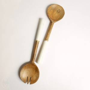 Cuchara y Tenedor de Madera para Servir Ensaladas con Mangos de Resina, Ideales para Decoración del Hogar y Tiendas de Artículos de Cocina para Reventa - Product Image 3