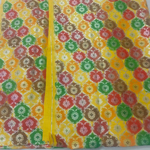 Tissu brodé banarasi zari à motifs fantaisie imprimés à la main - Product Image 1