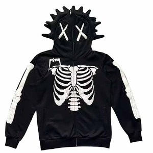 Sudadera con capucha de invierno con cremallera y gráfico gótico de huesos de Twin City, con forro polar grueso y detalles de huesos en las mangas - Product Image 1