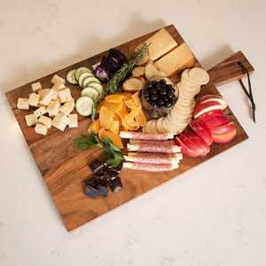 Planche à découper en bois d'acacia artisanale de formes personnalisées : Planche de cuisine et de service rustique - Product Image 3