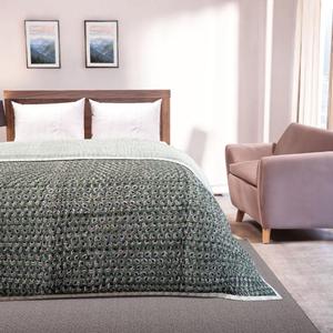 Manta de Lujo para Invierno con Estampado Floral, Extra Grande, para Hotel o Hogar, Ecológica, Orgánica, Hecha a Mano, con Estampado en Bloque, Acolchada, 100% Algodón - Product Image 3