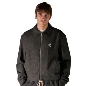 เสื้อแจ็คเก็ตทรงเข้ารูปลายเฮอร์ริงโบนสำหรับผู้ชาย สีชาร์โคล พร้อมซิปดีไซน์ทันสมัย ผ้าคุณภาพสูง และดีไซน์ทันสมัยเพื่อความสบาย - Product Image 5