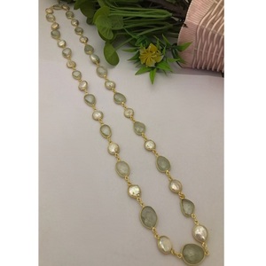 Ensemble de bijoux élégant de qualité supérieure plaqué or avec perles naturelles, style antique fusion, pour les occasions spéciales, collection pour femmes et filles, 24 cm - Product Image 1