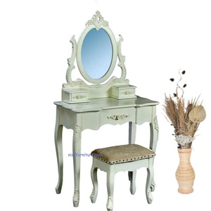 Meuble de vanité classique de qualité supérieure Miroir en acajou au design inspiré de Louis français pour des intérieurs élégants Fabriqué à la main en bois massif - Product Image 1