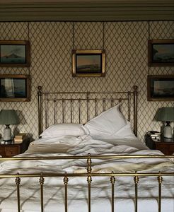 Marco de Cama Clásico de Latón con un Atractivo Atemporal, Estructura Metálica Resistente, Postes Decorativos, Comodidad Premium para el Dormitorio - Product Image 4