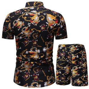 ชุดเซ็ตเสื้อยืดแขนสั้นและกางเกงขาสั้นผ้าเทอร์รี่สีดำล้วนสำหรับผู้ชาย สไตล์ลำลองใส่ได้ในฤดูใบไม้ผลิ แห้งเร็ว ผลิตจากโพลีเอสเตอร์ซาติน ชุดสองชิ้น - Product Image 2